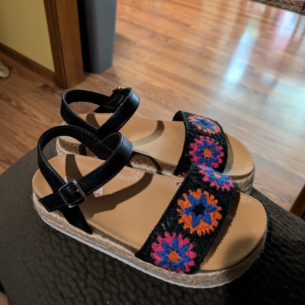 Sonoma Black and Orange Sandals with Adjustable Straps